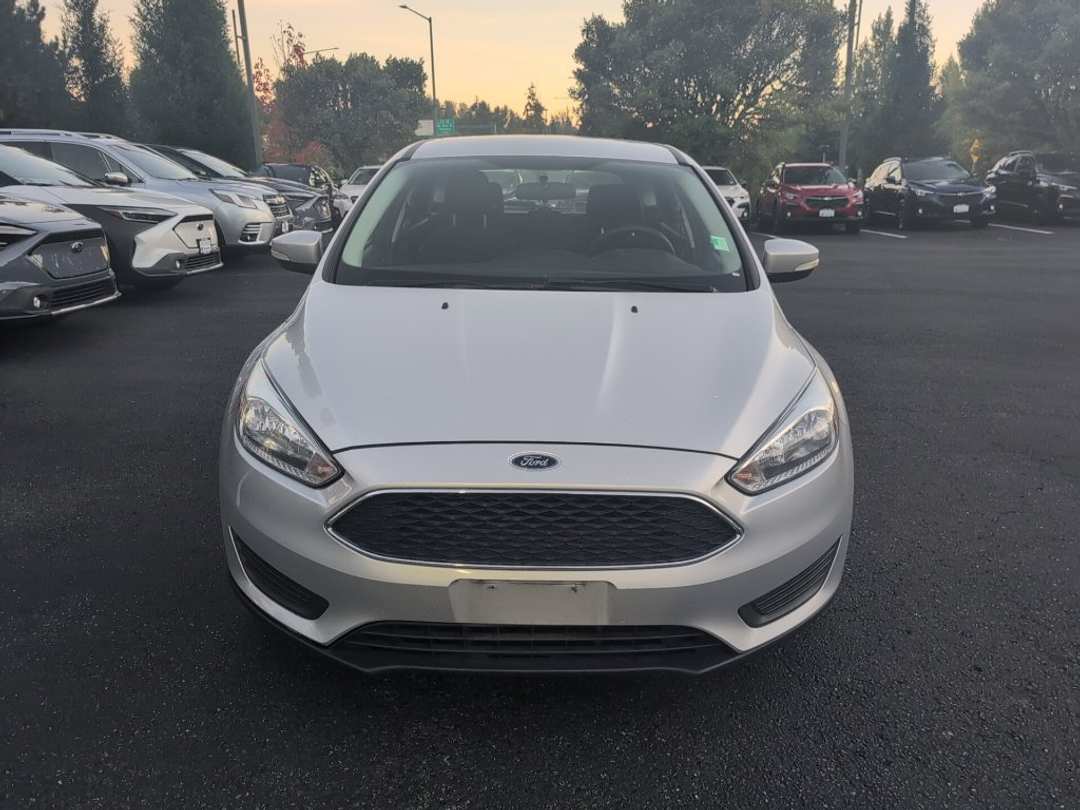 2017 Ford Focus SE - Image 2