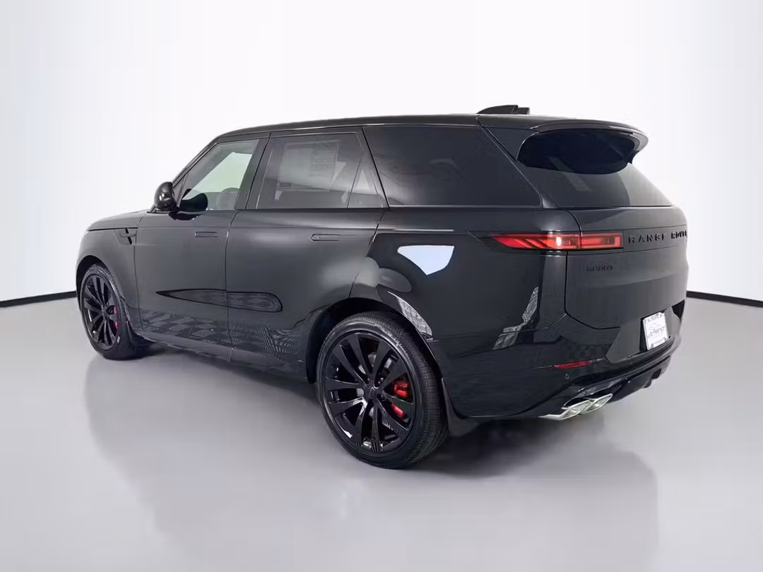 2026 Land Rover Range Rover Sport Dynamic SE - Image 3