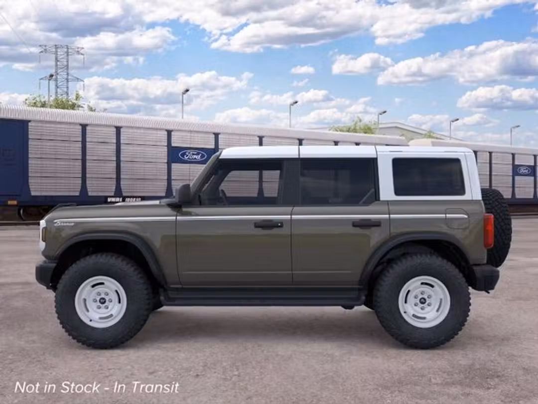 2026 Ford Bronco Heritage Edition - Image 3