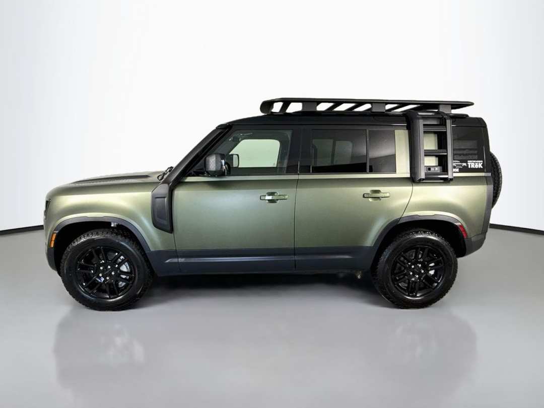 2026 Land Rover Defender 110 S - Image 2