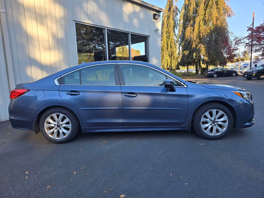 2016 Subaru Legacy 2.5i - Image 3