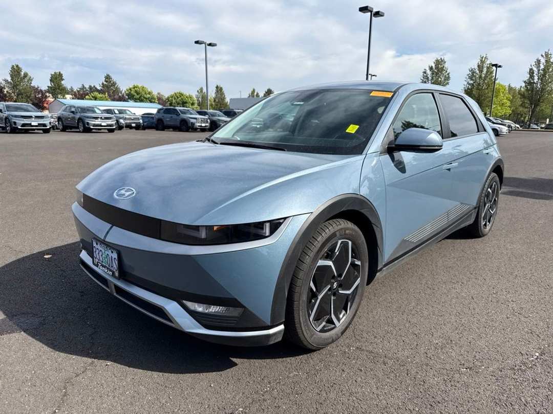 2024 Hyundai Ioniq 5 SE - Image 3