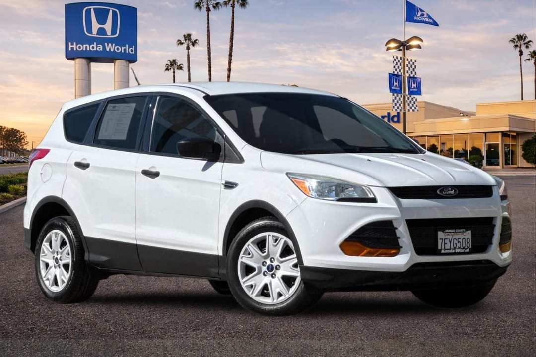 2014 Ford Escape S - Image 2
