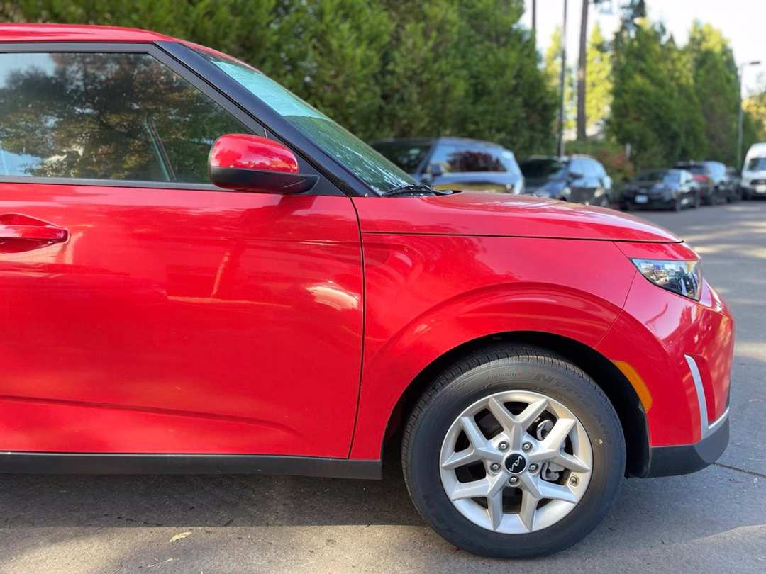 2024 Kia Soul LX - Image 2
