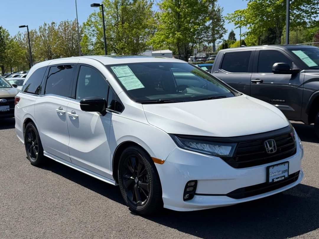 2023 Honda Odyssey Sport - Image 2