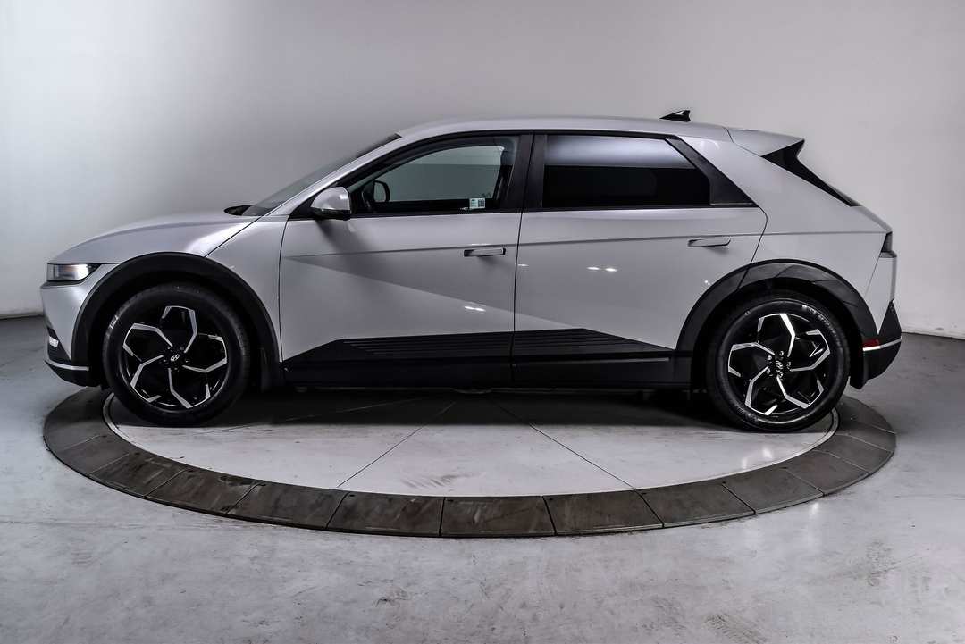 2024 Hyundai Ioniq 5 SEL - Image 3