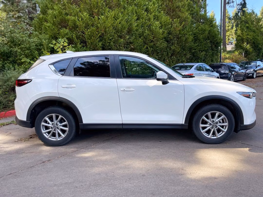 2023 MAZDA CX-5 2.5 S Preferred Package - Image 3