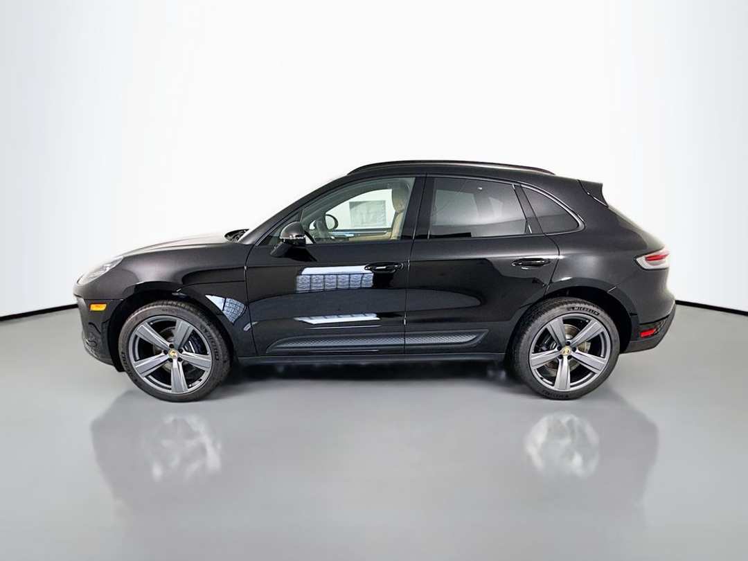2026 Porsche Macan - Image 2