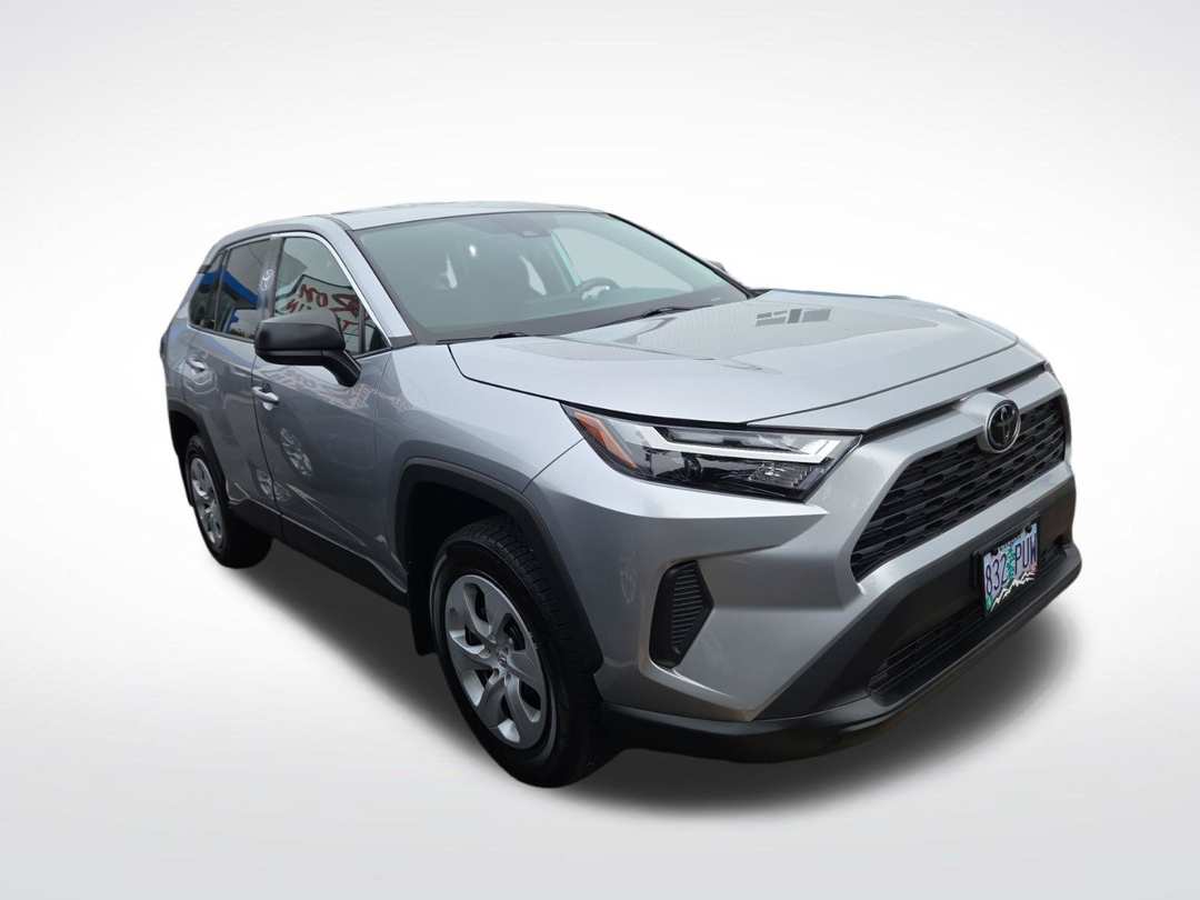 2025 Toyota Rav4 LE - Image 3