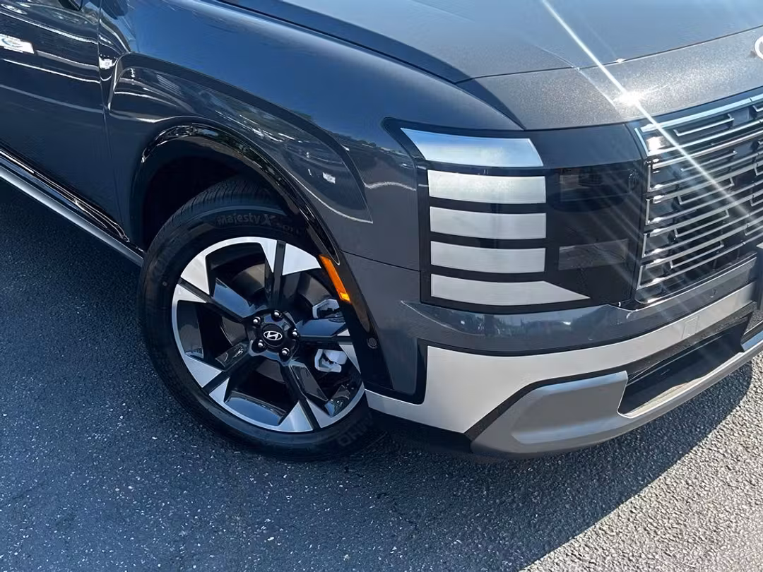 2026 Hyundai Palisade Limited - Image 2