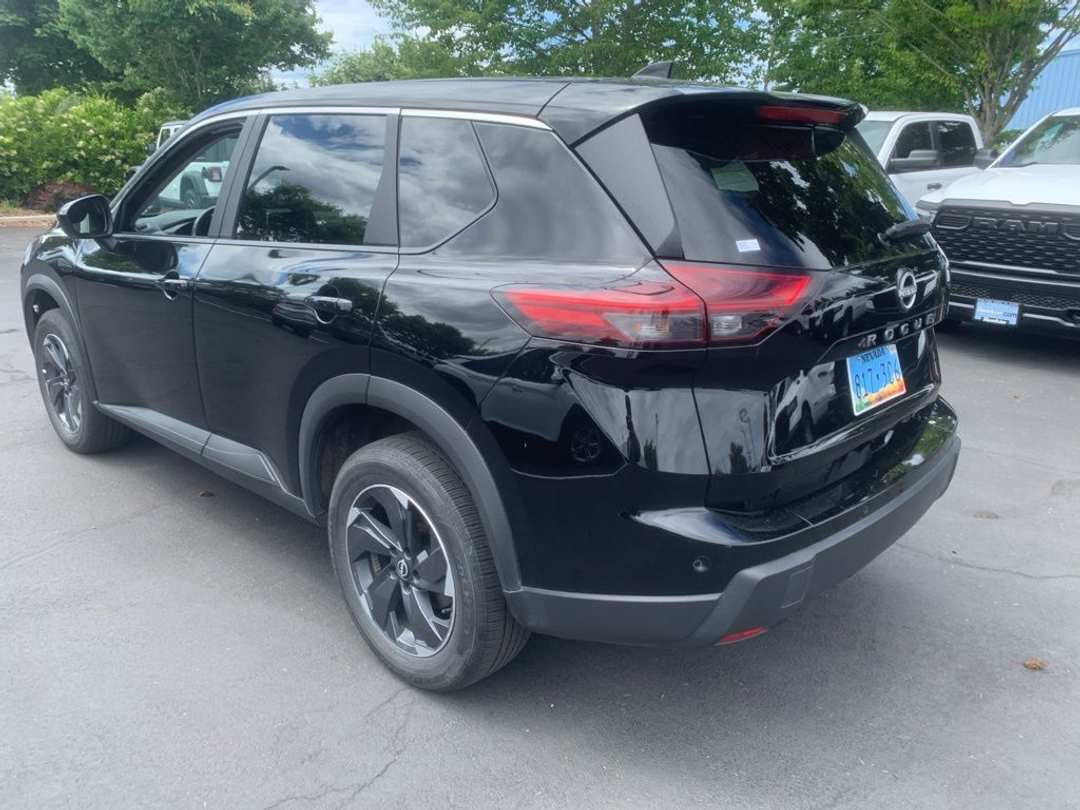 2025 Nissan Rogue SV - Image 2