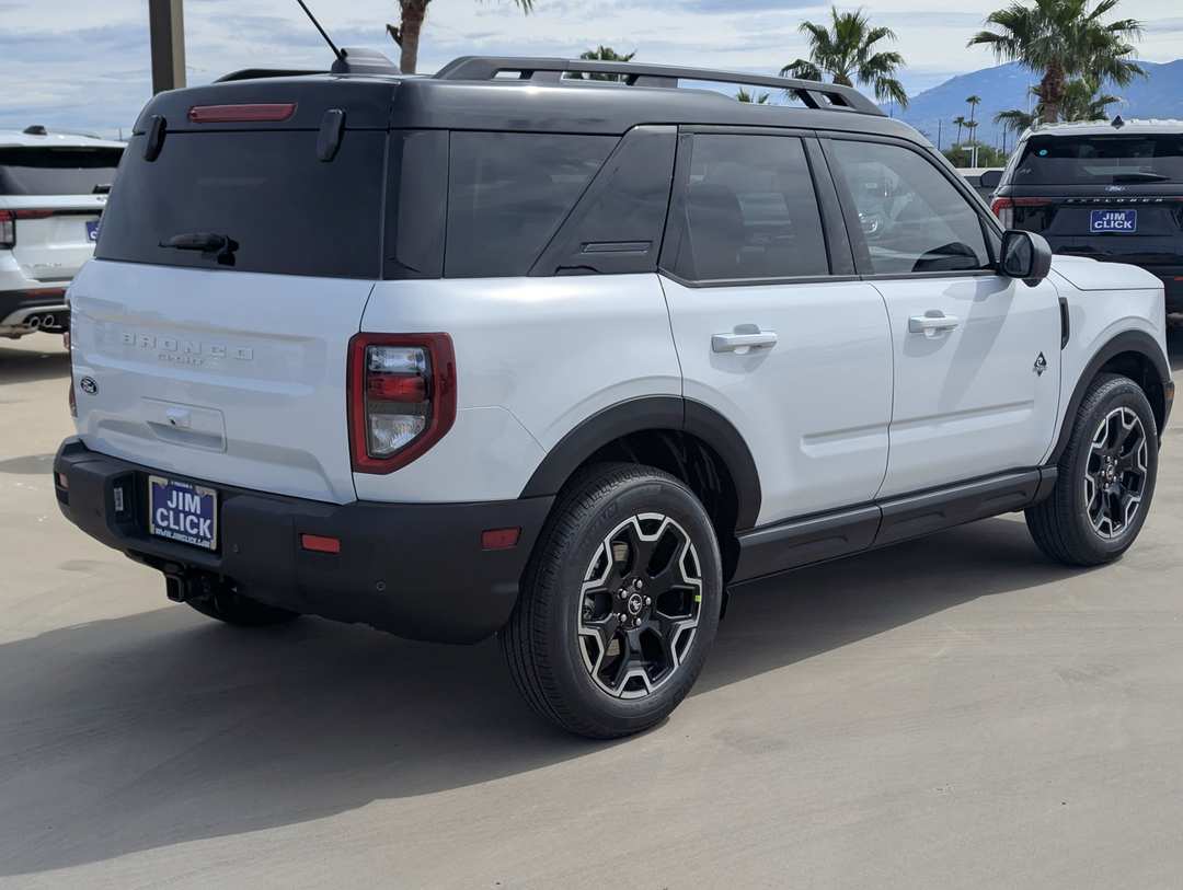 2026 Ford Bronco Sport Outer Banks - Image 2