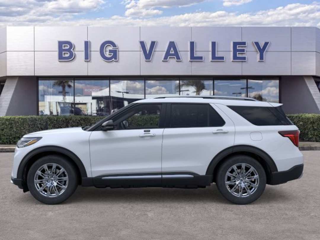 2026 Ford Explorer Platinum - Image 3