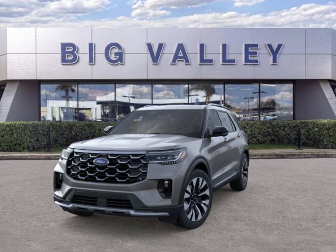 2026 Ford Explorer Platinum - Image 2