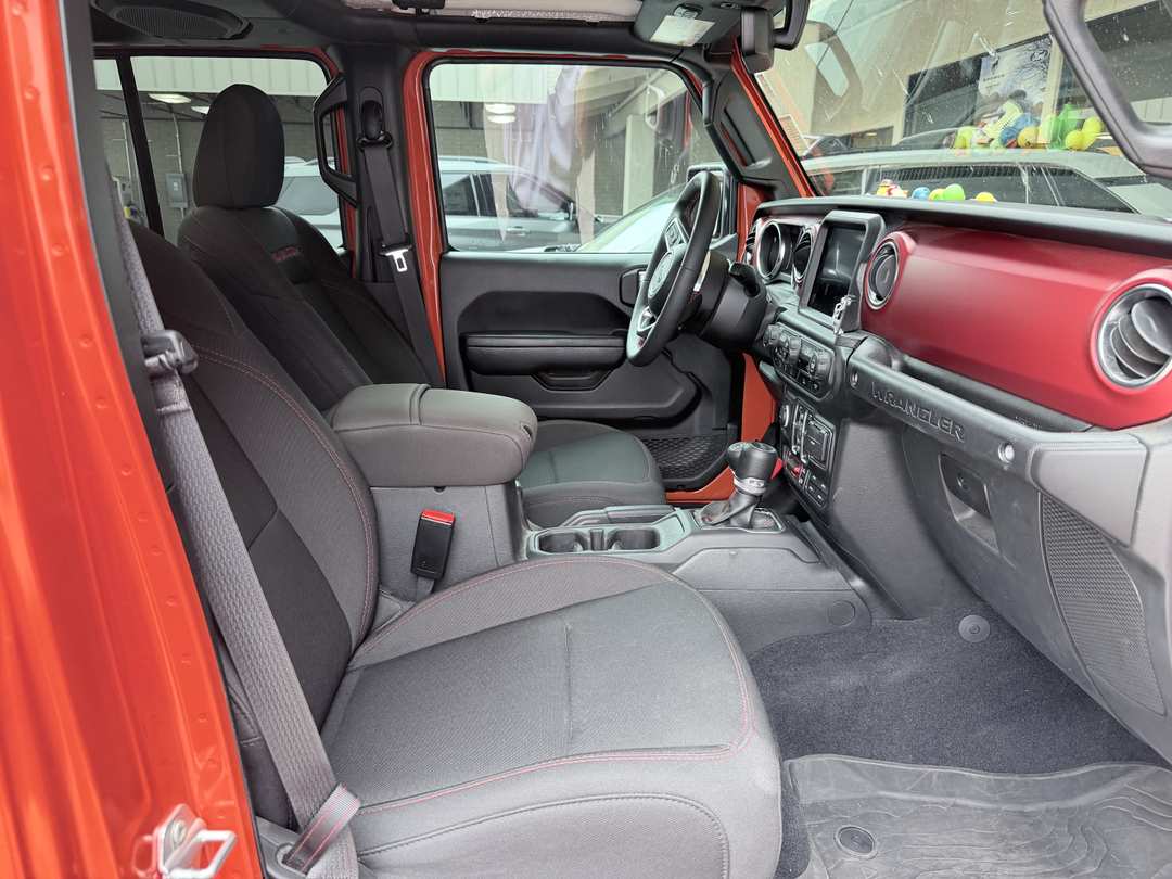 2023 Jeep Wrangler Rubicon - Image 3