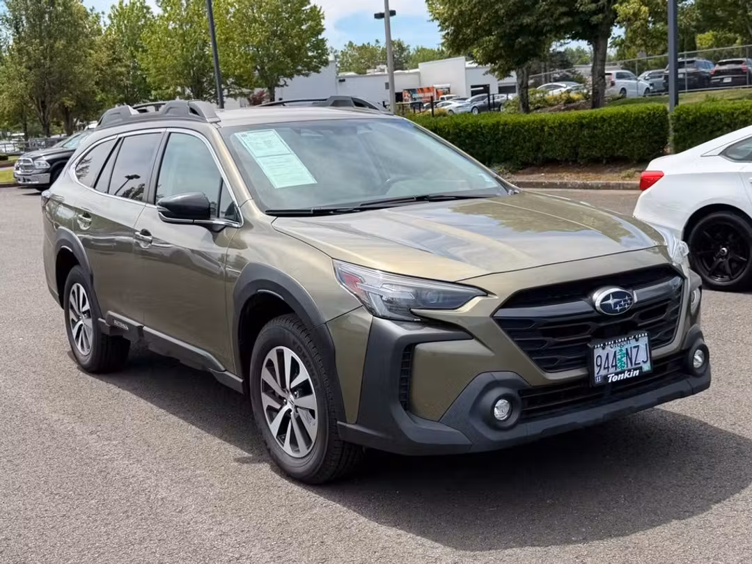 2023 Subaru Outback Premium - Image 2