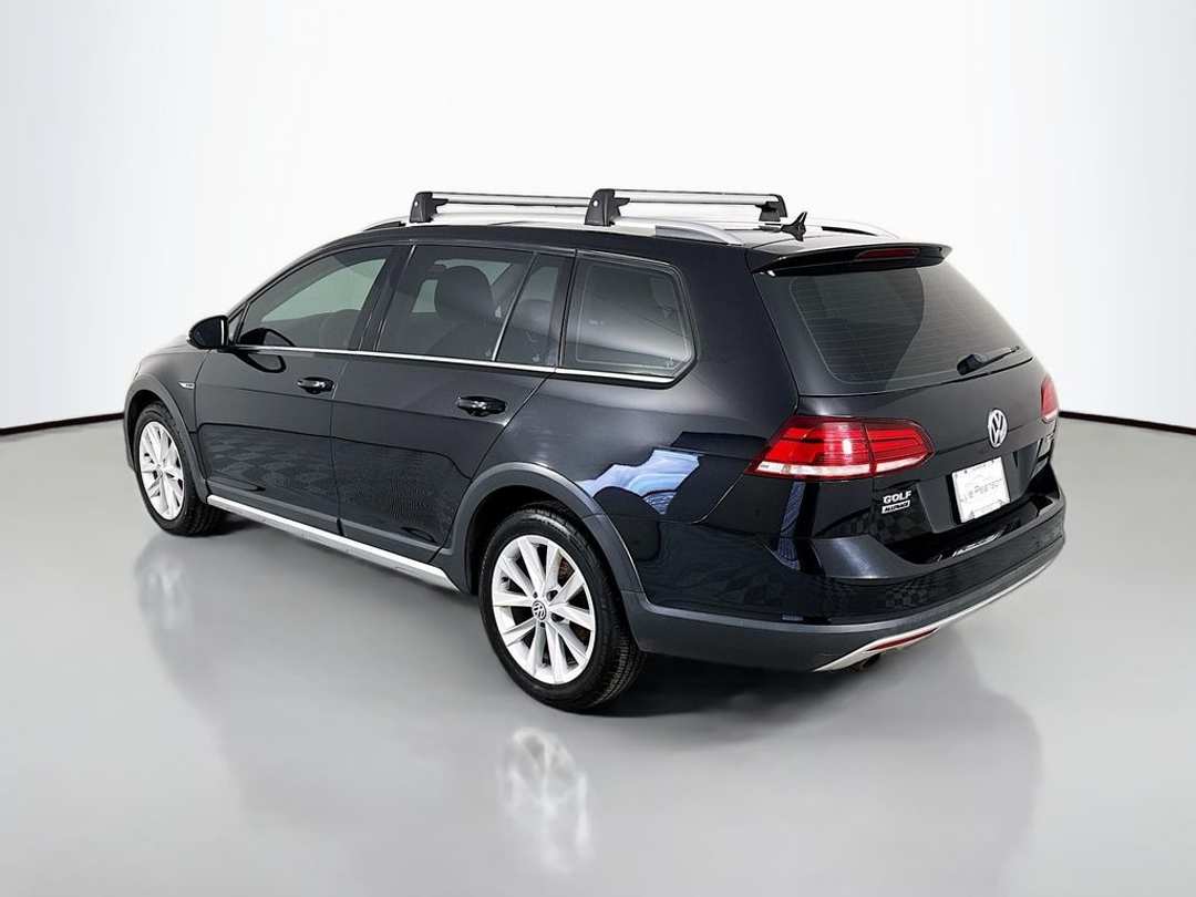 2019 Volkswagen Golf Alltrack TSI S - Image 3