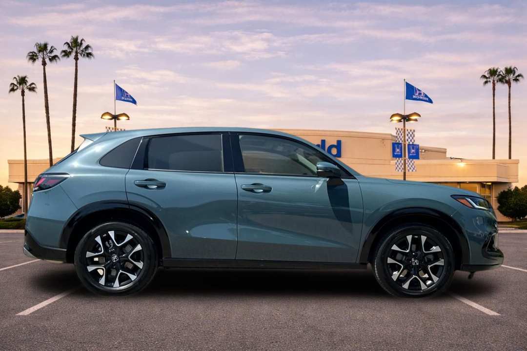 2027 Honda HR-V EXL - Image 3