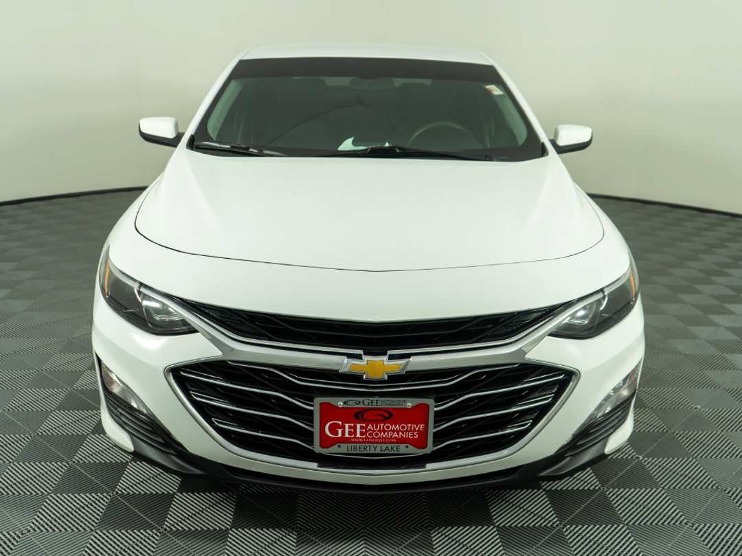 2019 Chevrolet Malibu LT - Image 2