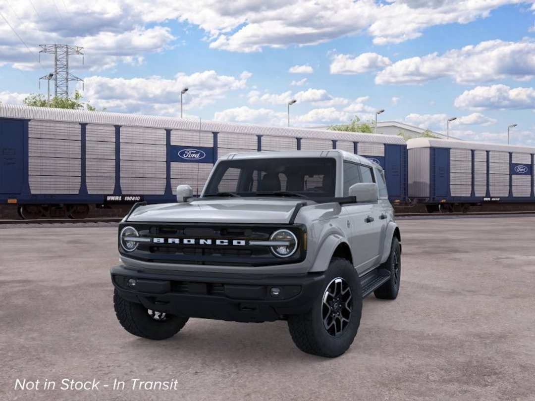 2026 Ford Bronco Outer Banks - Image 2