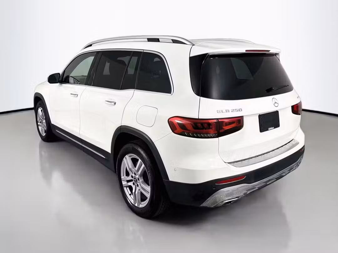 2022 Mercedes-Benz GLB 250 - Image 3