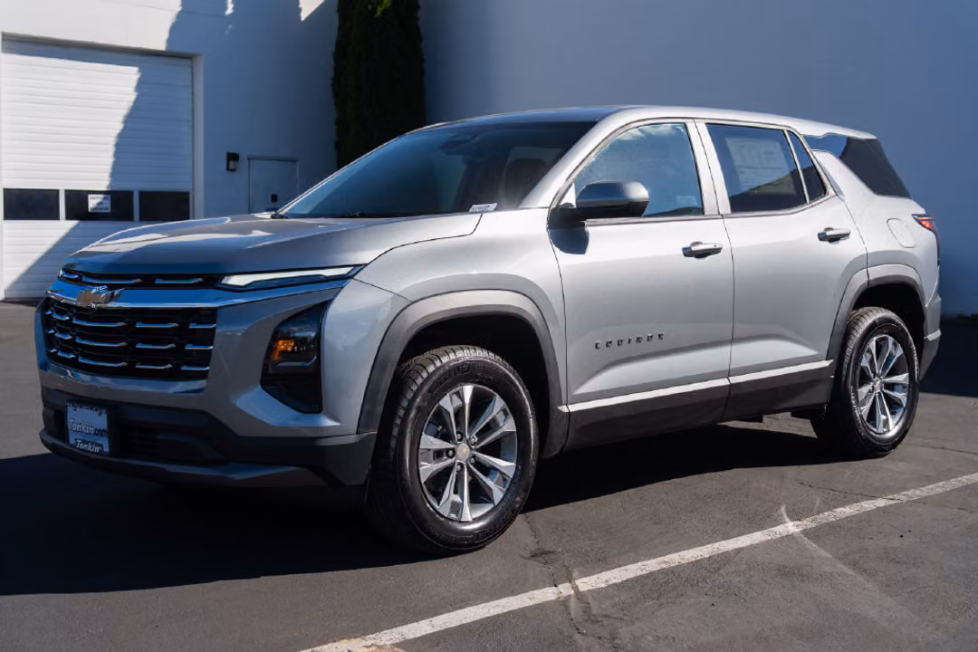 2027 Chevrolet Equinox LT - Image 3