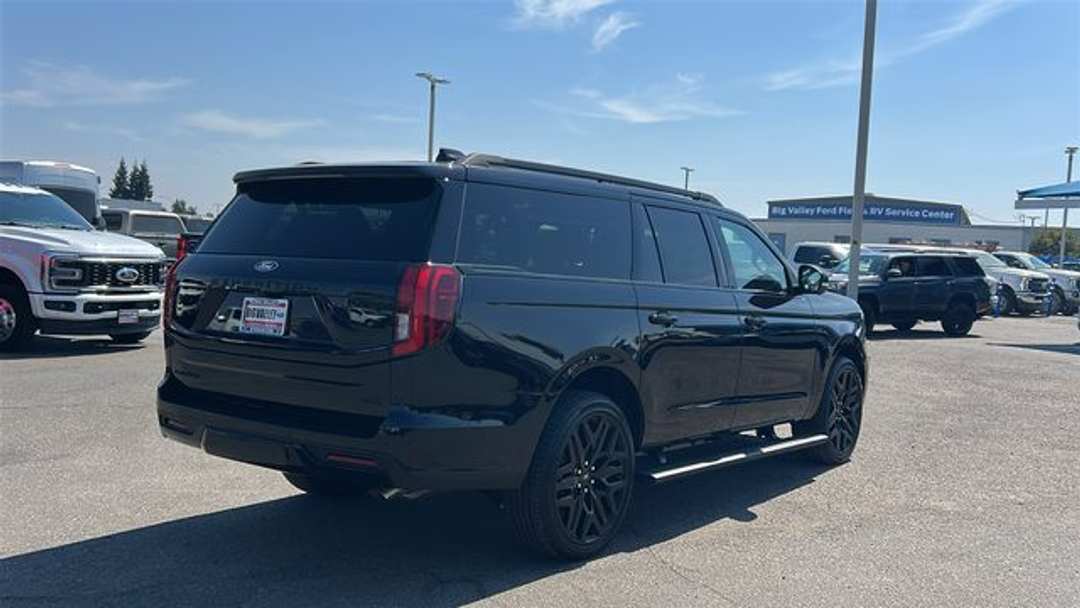 2027 Ford Expedition Max Platinum - Image 3