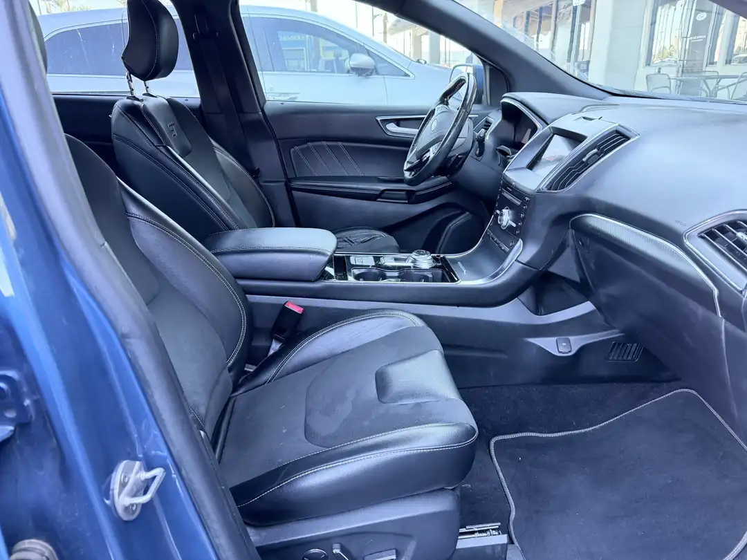 2019 Ford Edge ST - Image 2