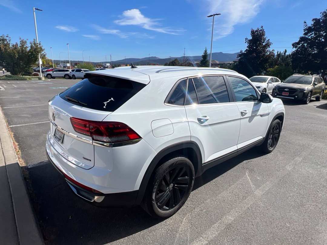 2023 Volkswagen Atlas Cross Sport 2.0T SE w/Technology - Image 2