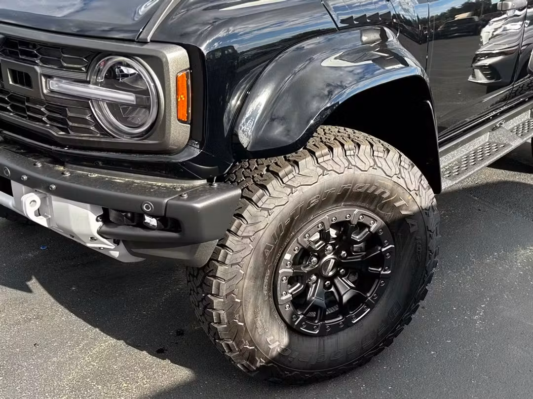 2025 Ford Bronco Raptor - Image 2