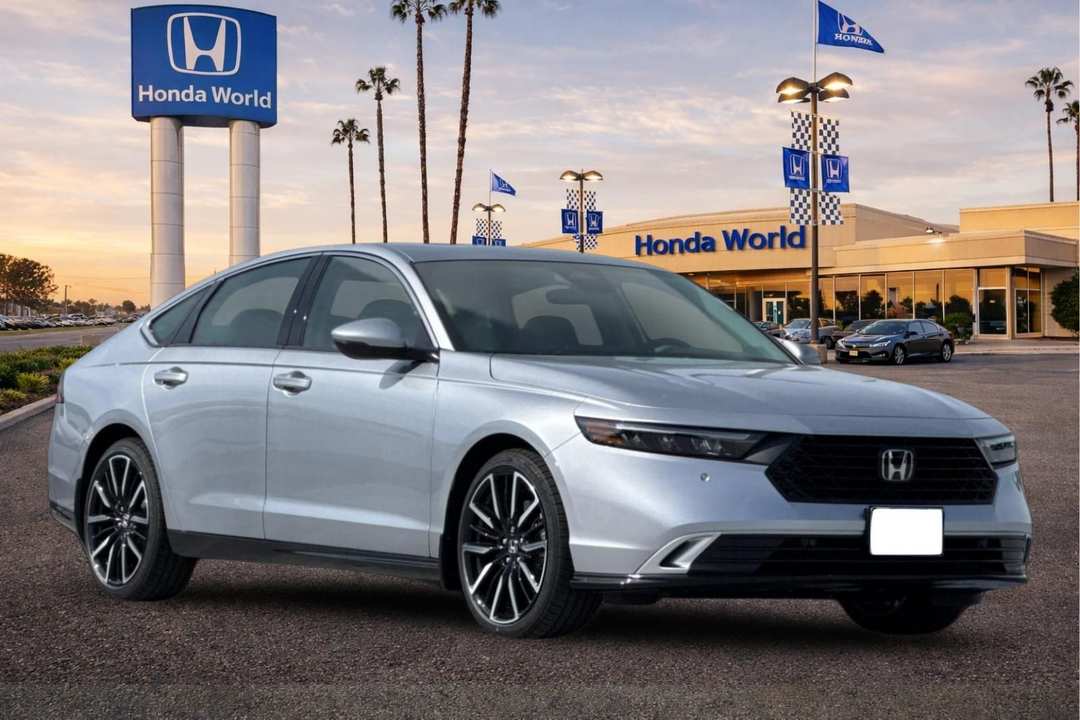 2026 Honda Accord Hybrid Touring - Image 2