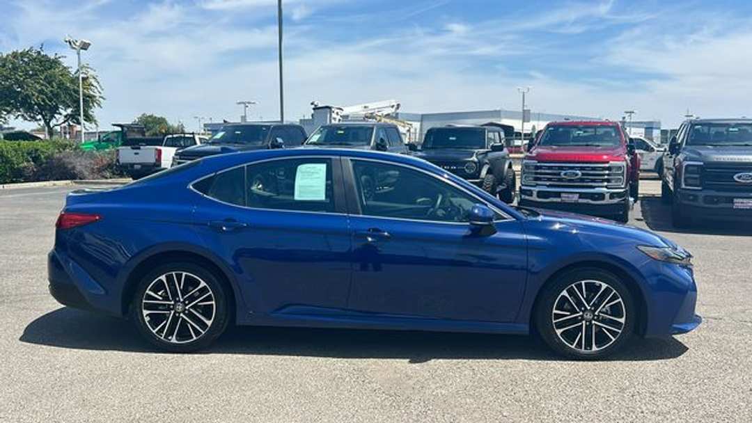 2025 Toyota Camry XLE - Image 2