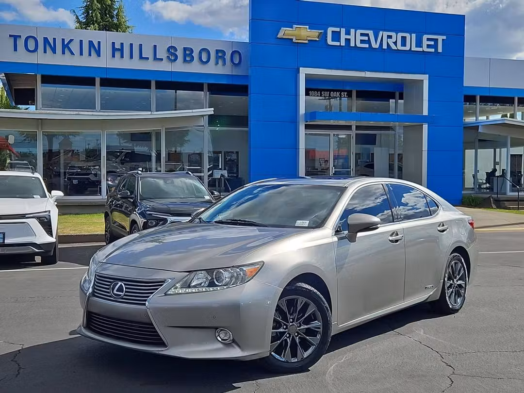 2015 Lexus Es 300h - Image 2
