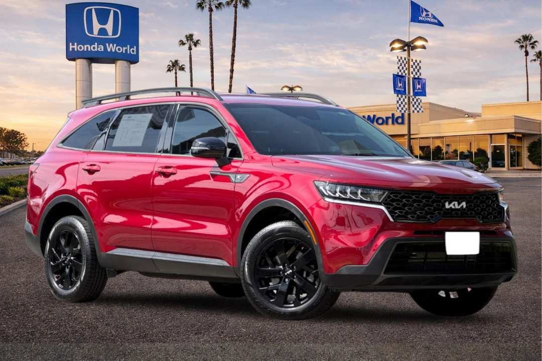 2022 Kia Sorento S - Image 2