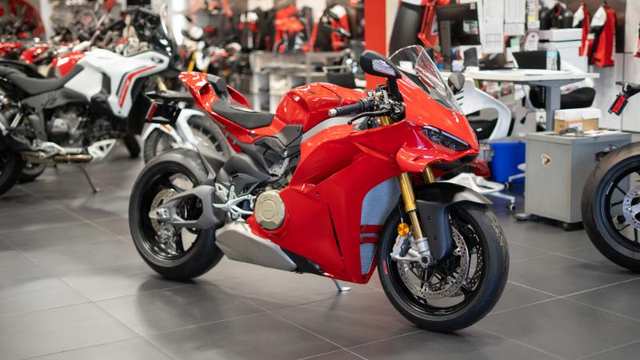 2025 Ducati Pani V4S
