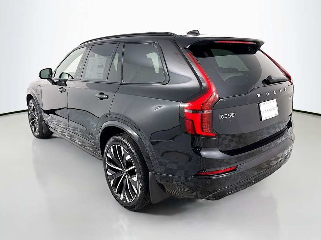 2026 Volvo Xc90 Plug-In Hybrid T8 Ultra - Image 3