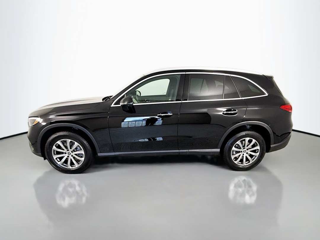 2026 Mercedes-Benz GLC GLC 300 - Image 2