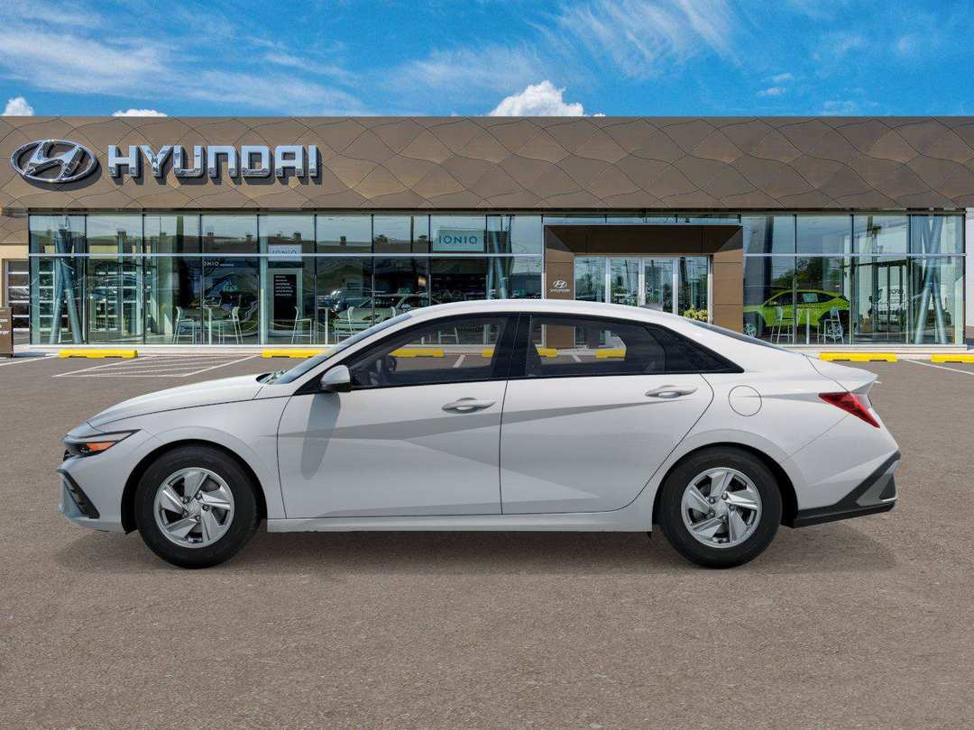 2026 Hyundai Elantra SE - Image 3