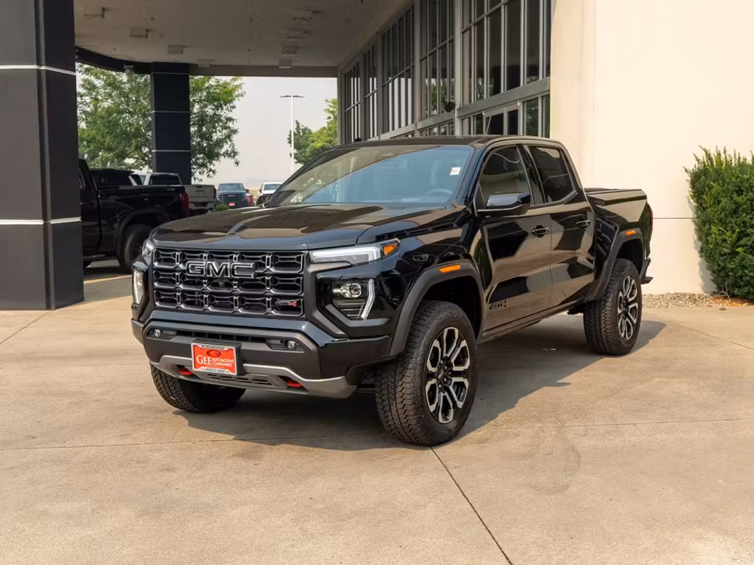 2026 GMC Canyon AT4 - Image 3