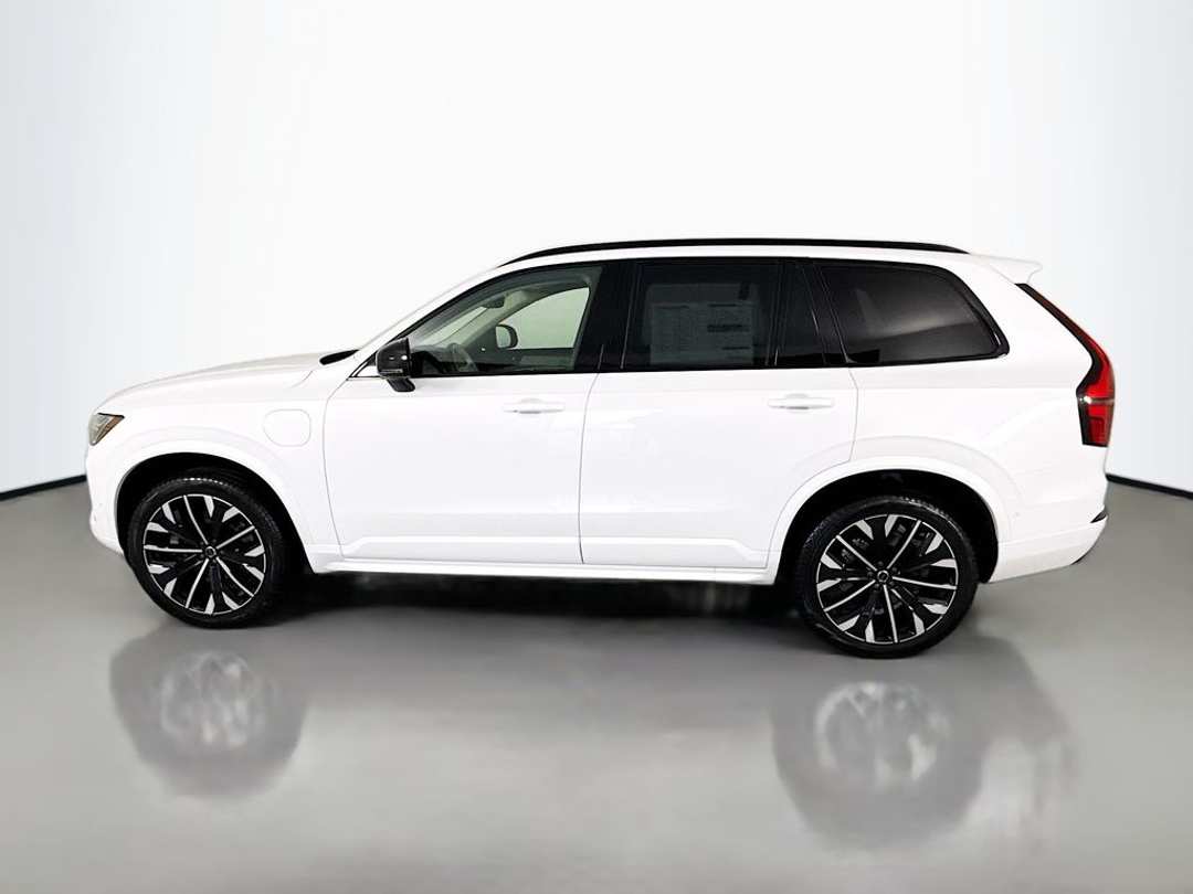 2026 Volvo Xc90 Plug-In Hybrid T8 Ultra - Image 2