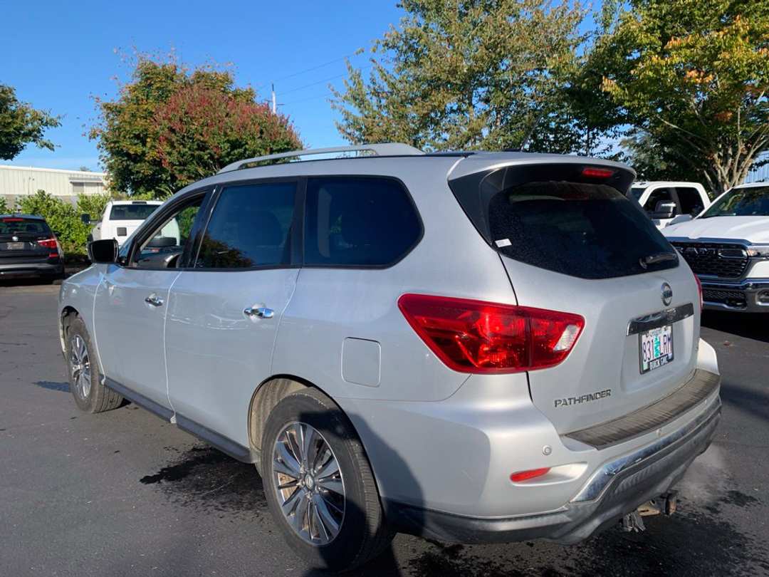 2018 Nissan Pathfinder SV - Image 2