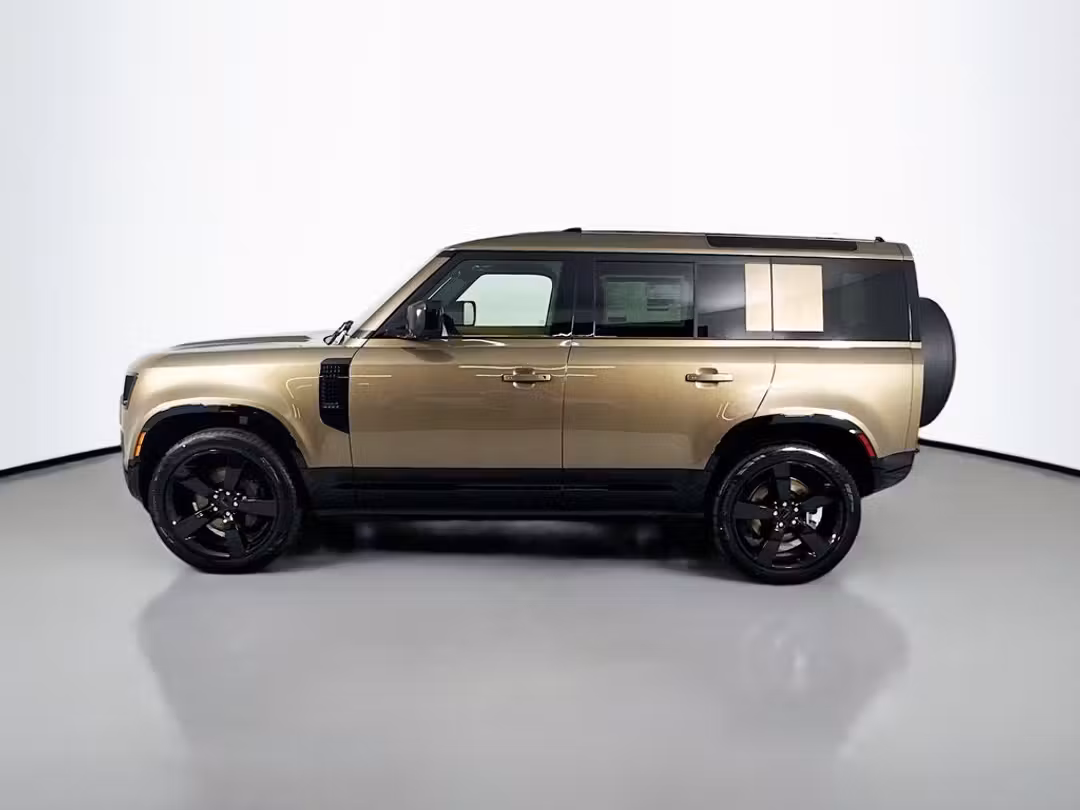 2026 Land Rover Defender 110 XDynamic SE - Image 2