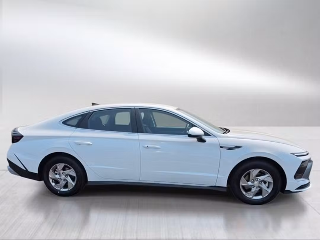 2026 Hyundai Sonata SE - Image 2