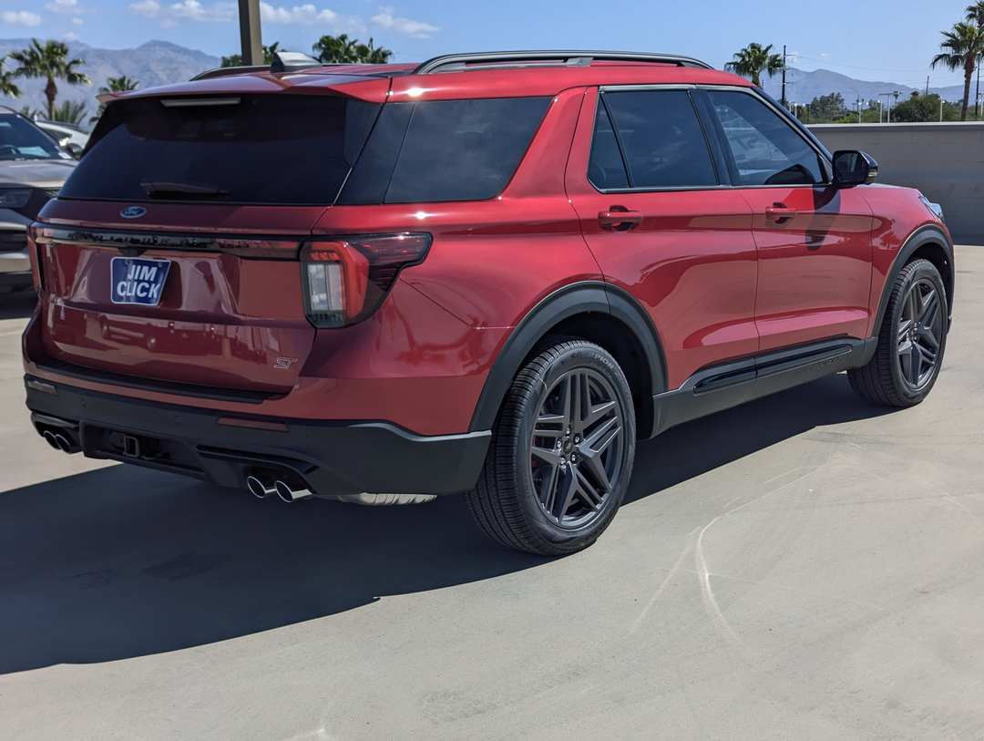2026 Ford Explorer ST - Image 2