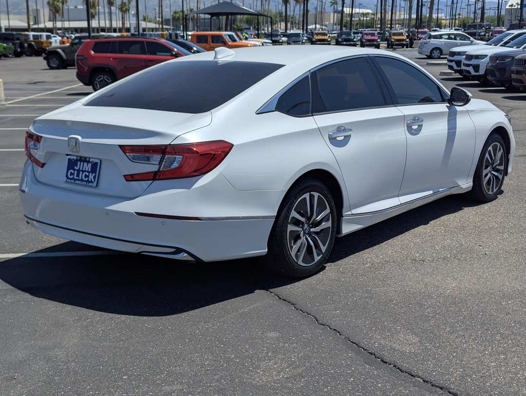 2019 Honda Accord Hybrid Touring - Image 2