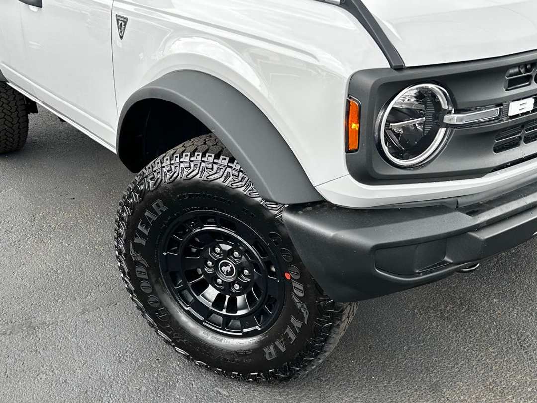 2026 Ford Bronco Base - Image 2