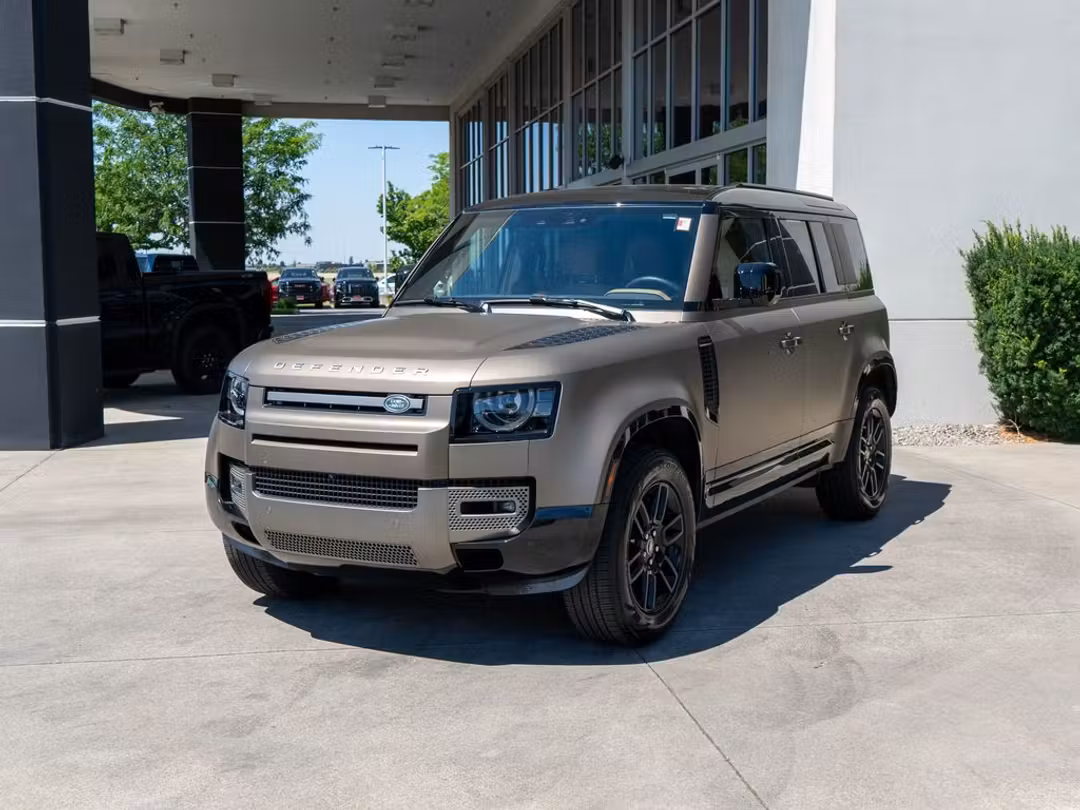 2025 Land Rover Defender 110 XDynamic SE - Image 3
