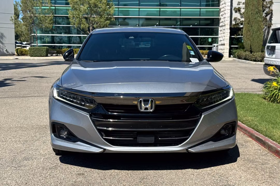 2022 Honda Accord Sport 2.0T - Image 3