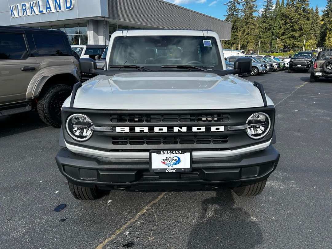2026 Ford Bronco Base - Image 3