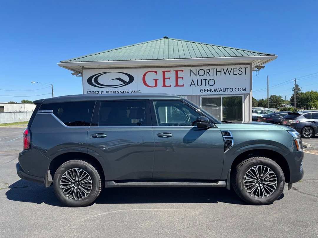 2026 Nissan Armada SL - Image 2
